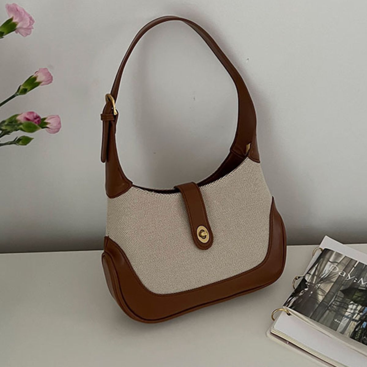 Baeful Contrast Canvas Shoulder Bag